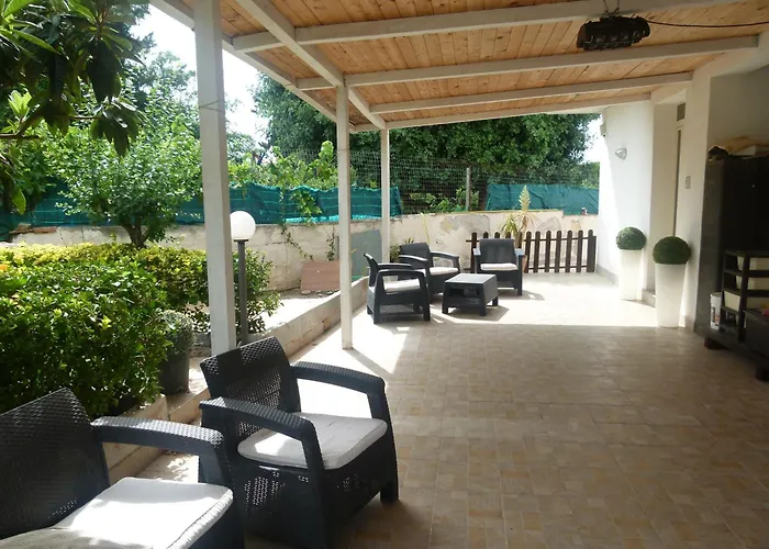 Aurora In Con Piscina アパート バゲリーア